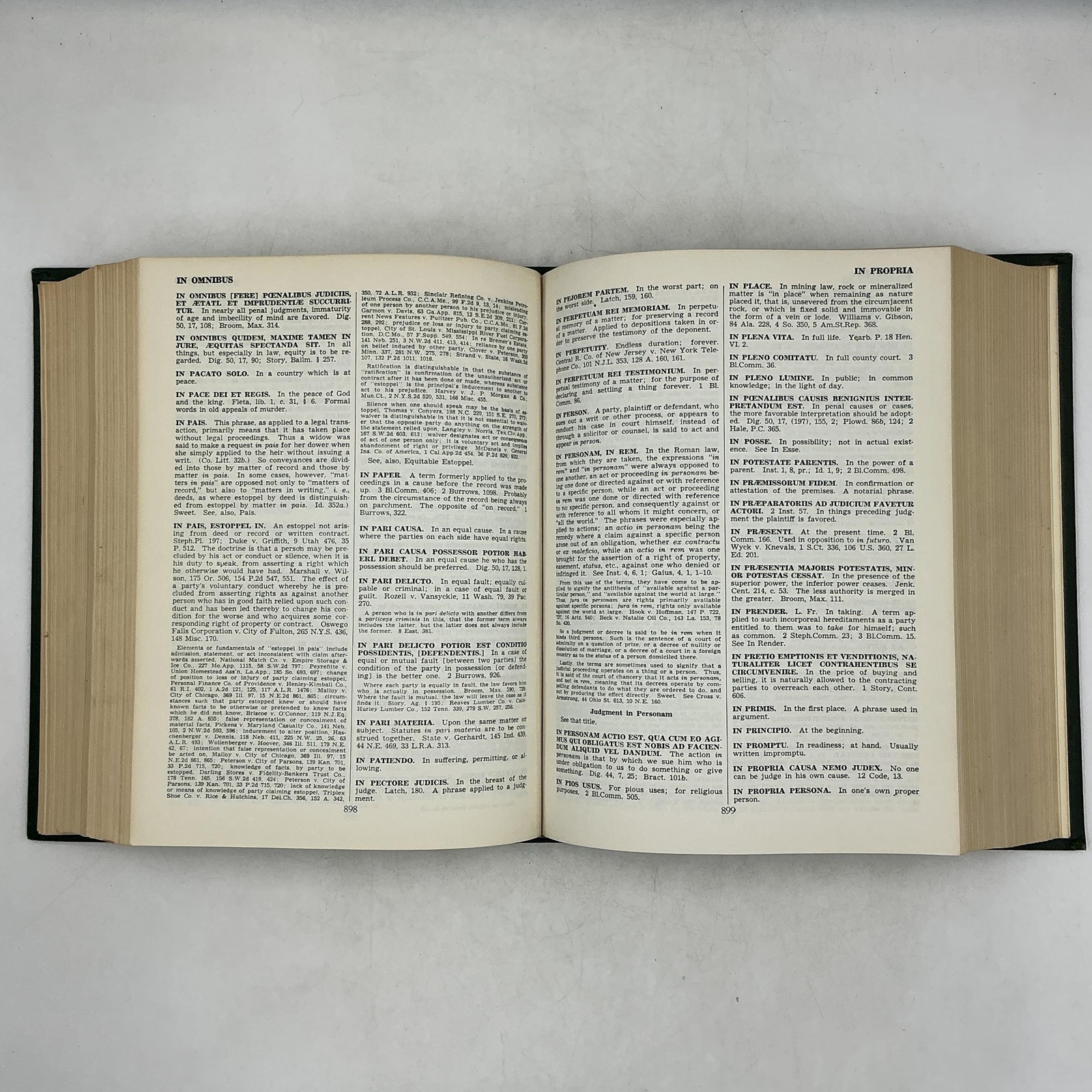 Vintage BLACK&rsquo;S LAW DICTIONARY Henry Campbell Black Ewtn HC Green 1968 USA
