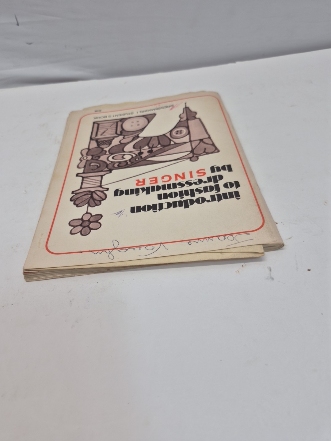 Introduction to Fashion Dressmaking by Singer Student&rsquo;s Book I (1971) 80 Pages