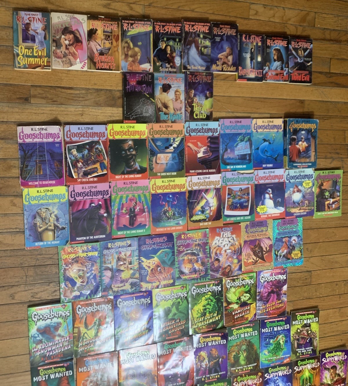 Lot of 68 Goosebumps /R.L Stine Some VTG &rsquo;90 Fear Street Most Wanted Horror VHS