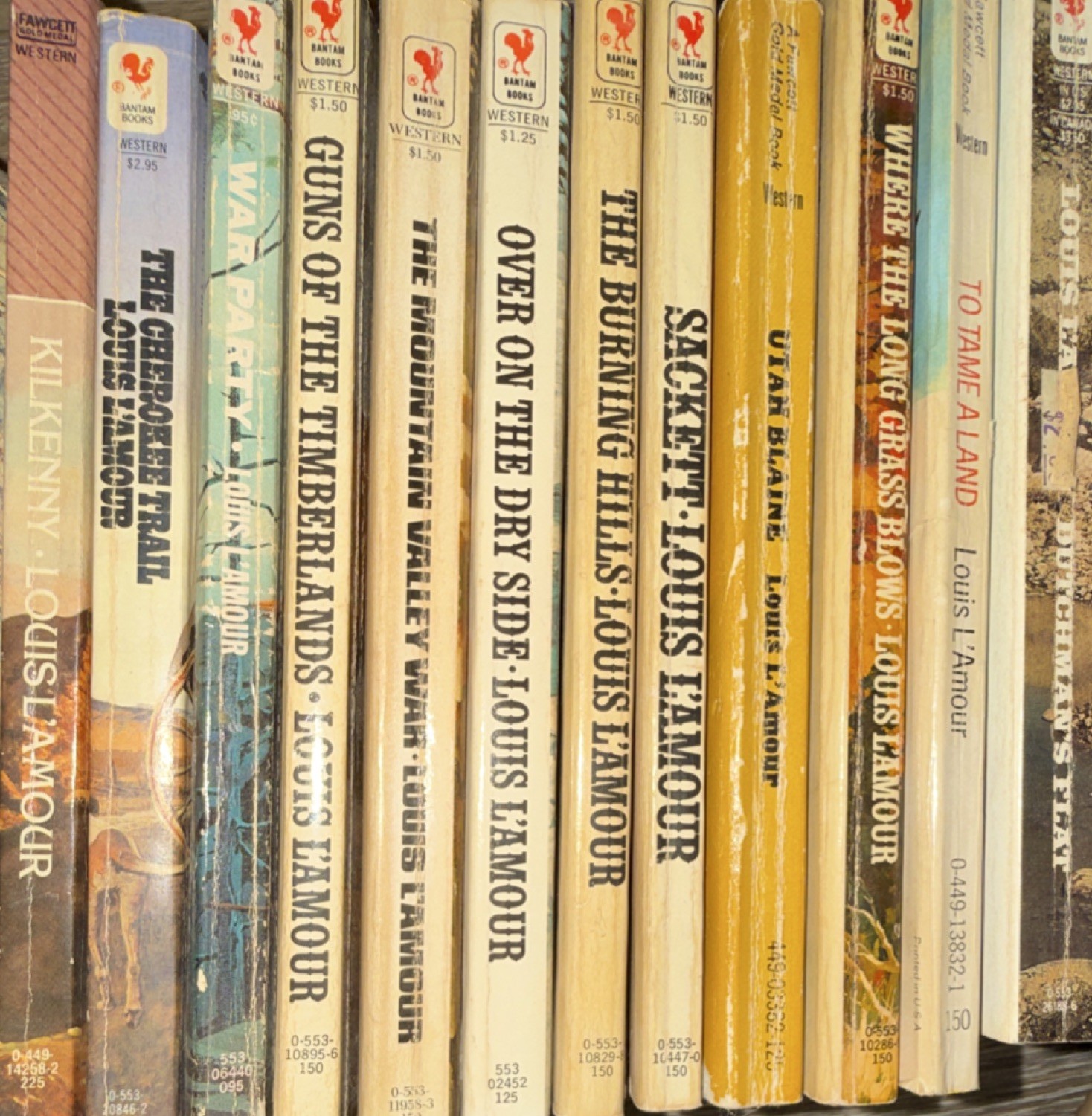 Louis L&rsquo;Amour Vintage Western Paperback Book LOT Bantam & Fawcett Books