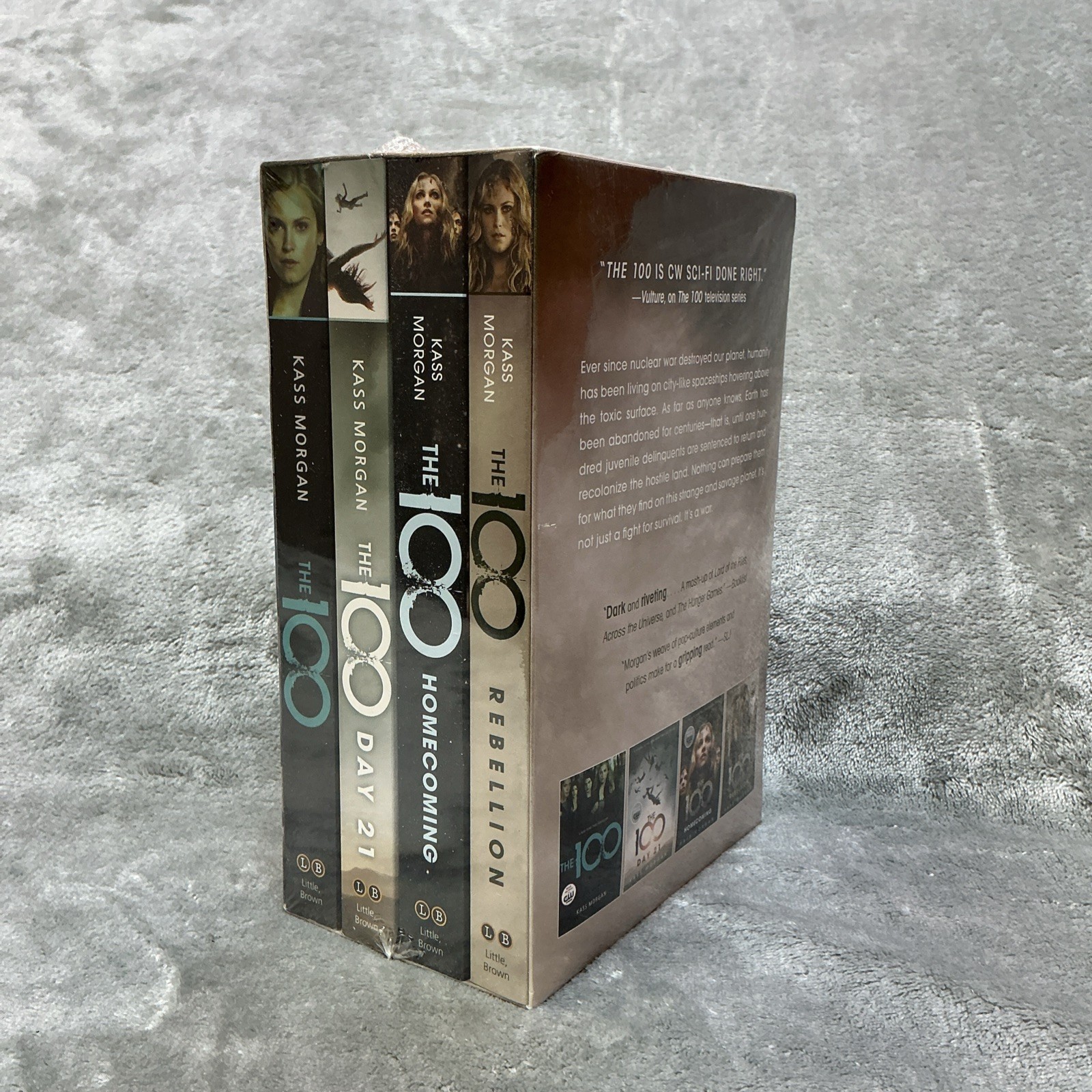 NEW The 100 Complete Boxset Kass Morgan Paperback Books CW Hype Sticker SEALED
