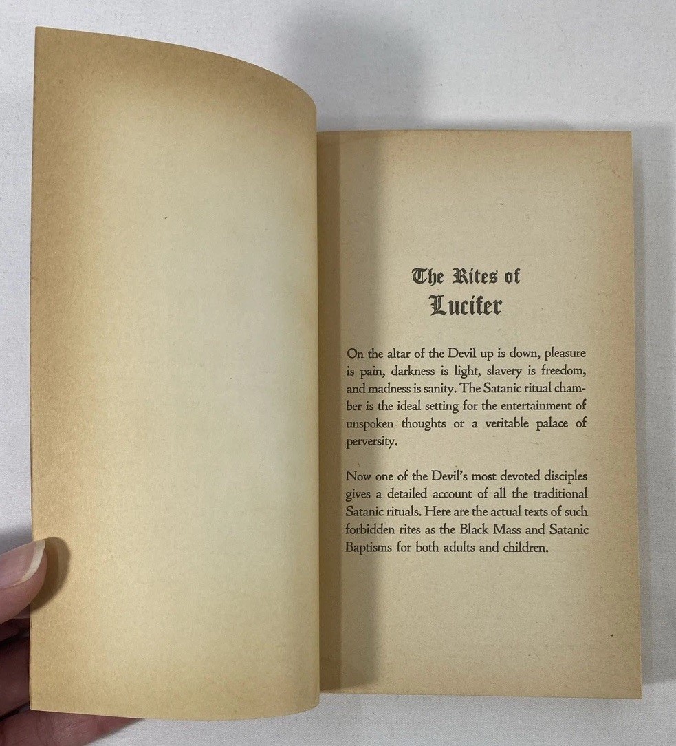 2 PB lot – The Satanic Rituals + The Devil&rsquo;s Notebook – Anton Szandor LaVey