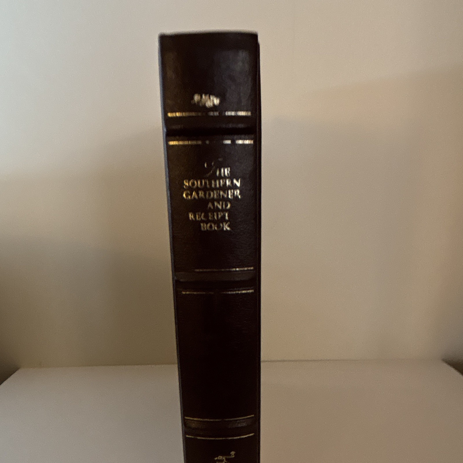 Antique American Cookbooks The Southern Gardener and Receipt Book HC Illus 1984