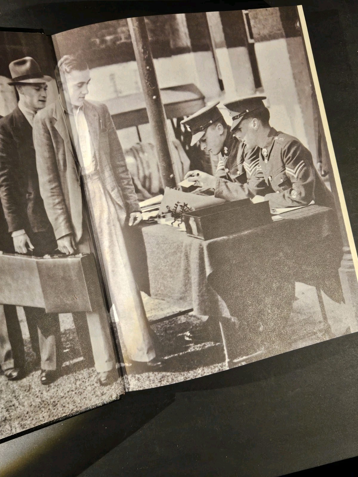 World at Arms Reader&rsquo;s Digest Illustrated History WWII 1989 480 Pages Vintage