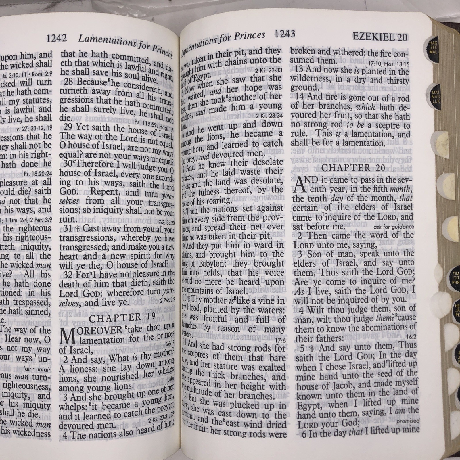 Holy Bible King James Giant Print Reference Concordance Nelson 833 BG Burgundy