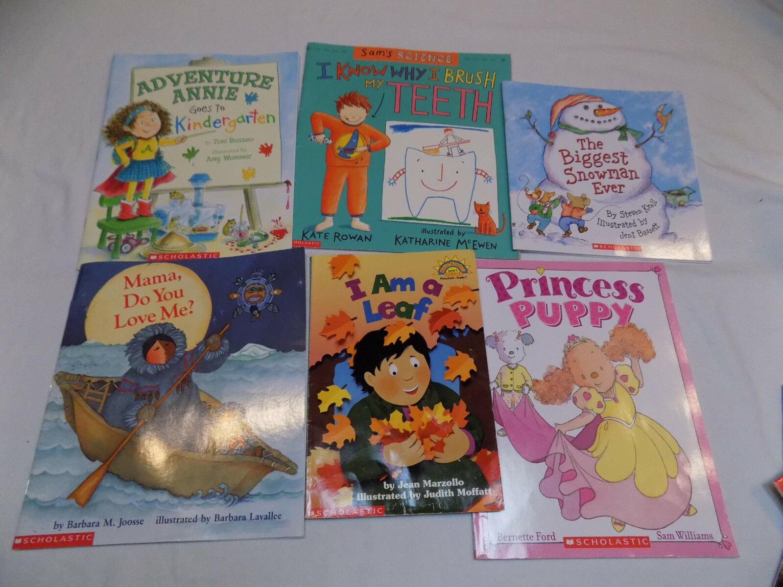 Children&rsquo;s Book Lot Paperback LOT Thin Scholastic Sesame Street Chickfila + Kids