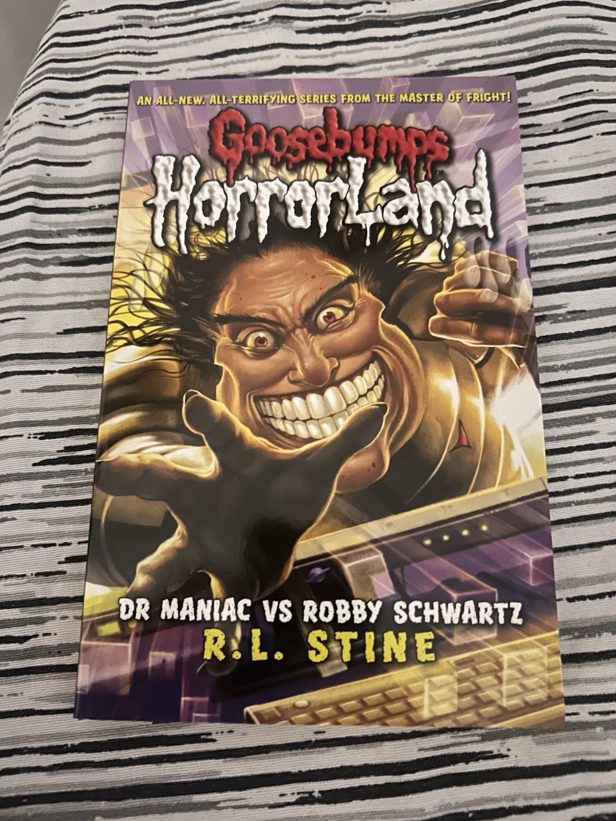 Goosebumps HorrorLand by R.L. Stine Paperback – 10pc Full set – Collector&rsquo; item