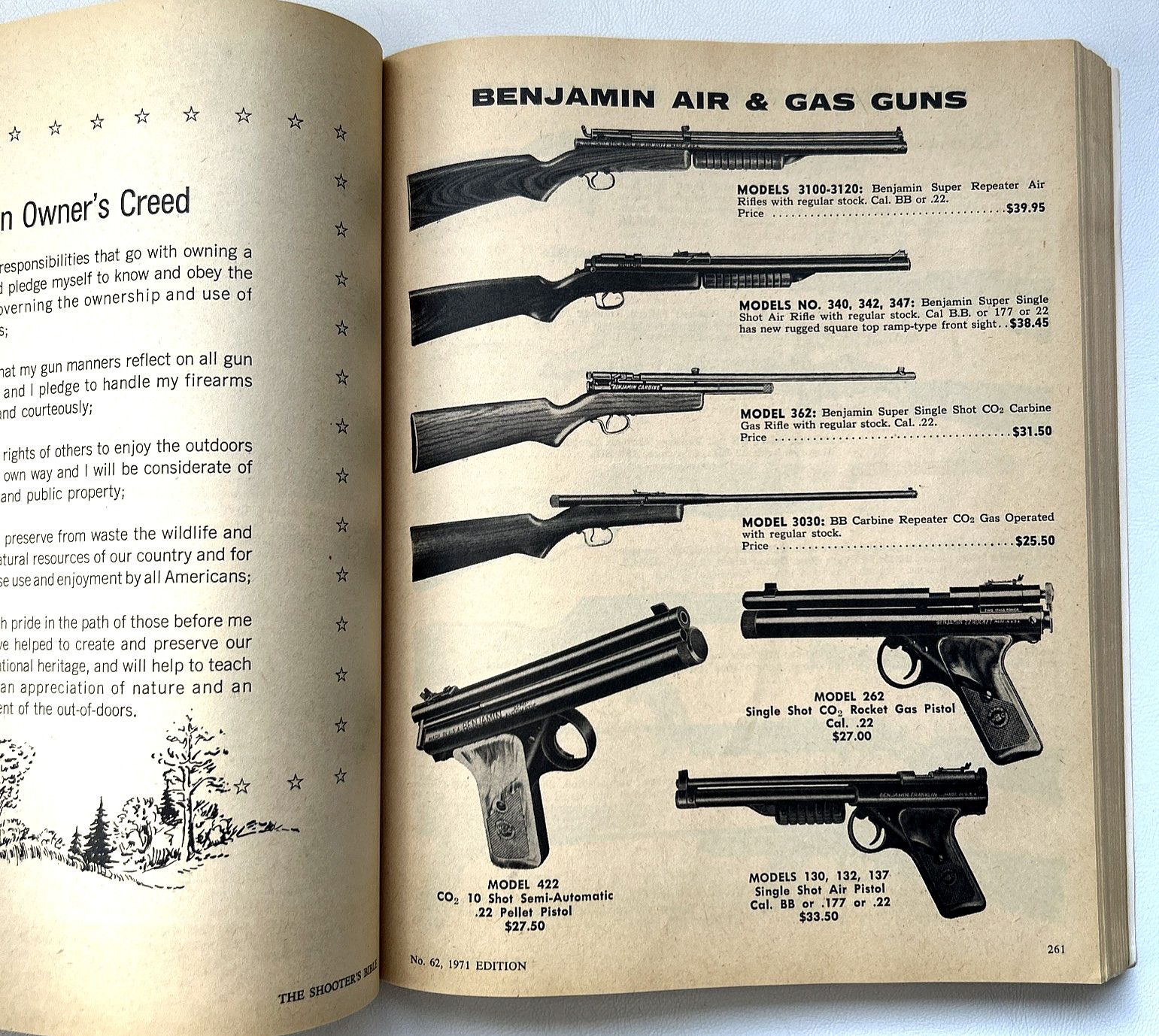 Shooter&rsquo;s Bible No. 62 1971 Edition by Stoeger Publishing Company, 576 Pages