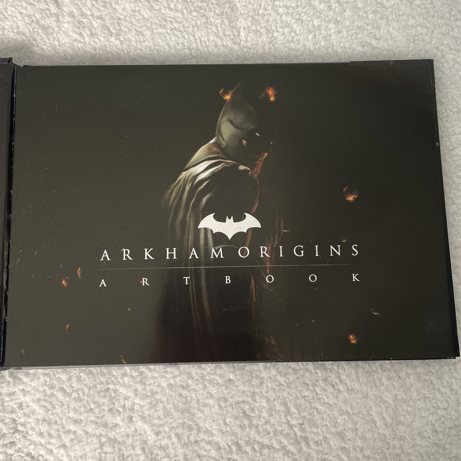 Batman Arkham Origins Collector&rsquo;s Art Book / 80 Pages Full Color! Hard Cover