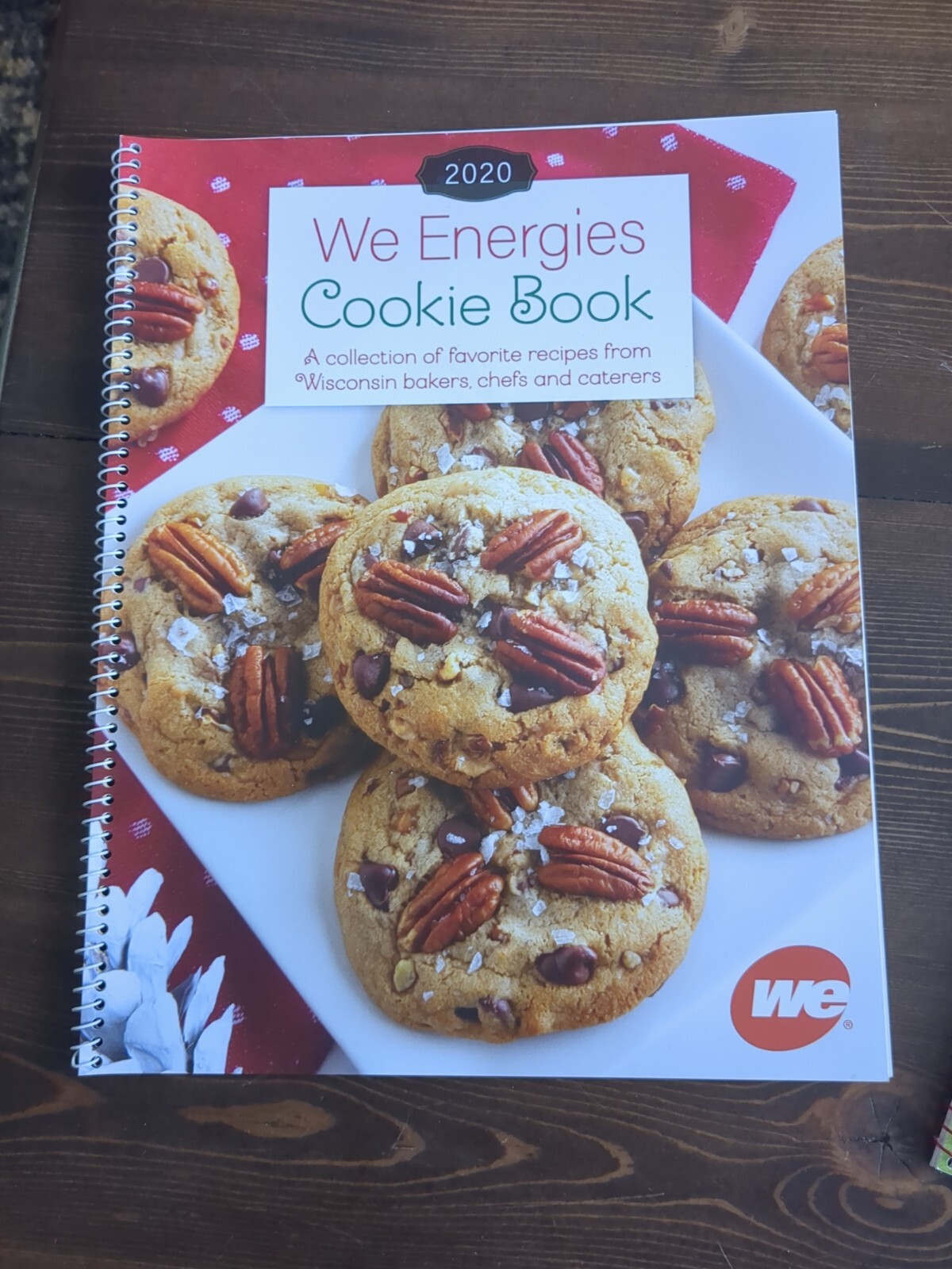 WE Energies Cookie Book Wisconsin Electric U Choose Year 2023 22 21 20 Etc Bake