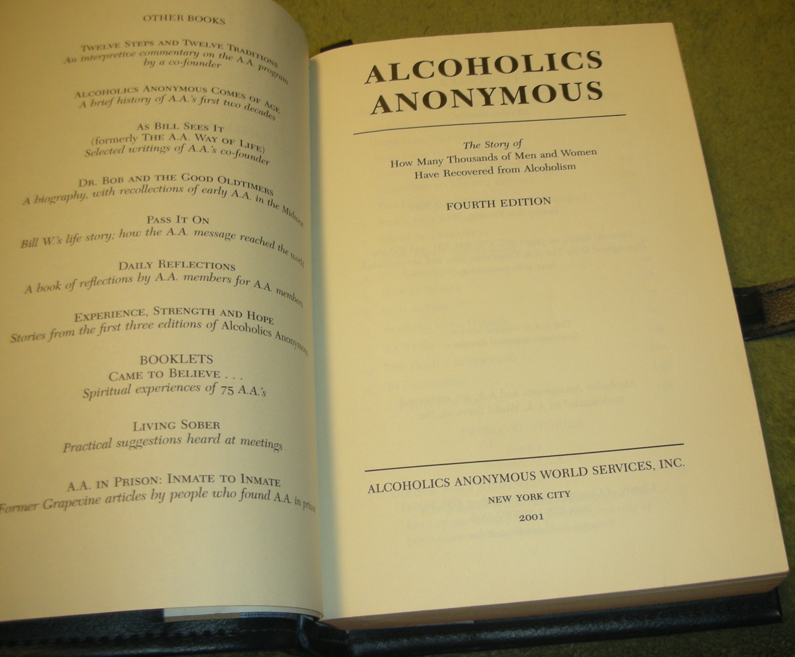 Deluxe ALCOHOLICS ANONYMOUS Big Book Ed 4 & 12 Steps & 12 Traditions in Holder