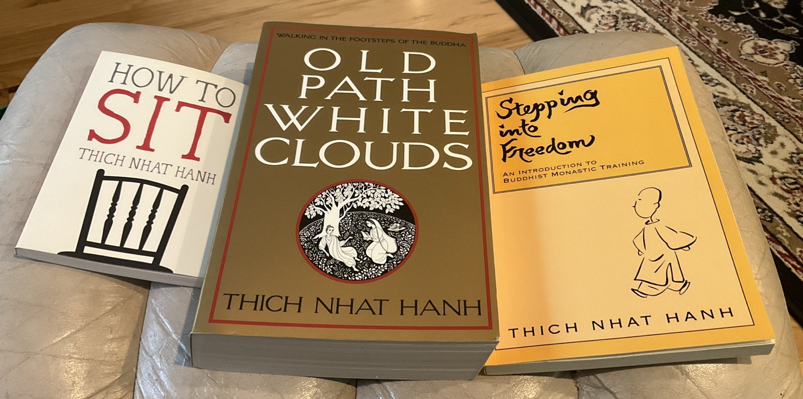 Lot 3 SC Bks Thich Nhat Hanh Old Path White Clouds Stepping into Freedom How Sit
