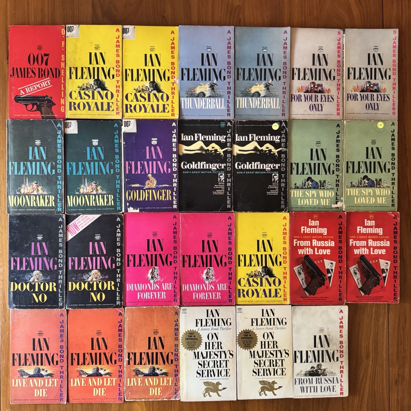 Huge JAMES BOND 27 Signet Paperback Book Lot Original Vintage 1960&rsquo;s Ian Fleming