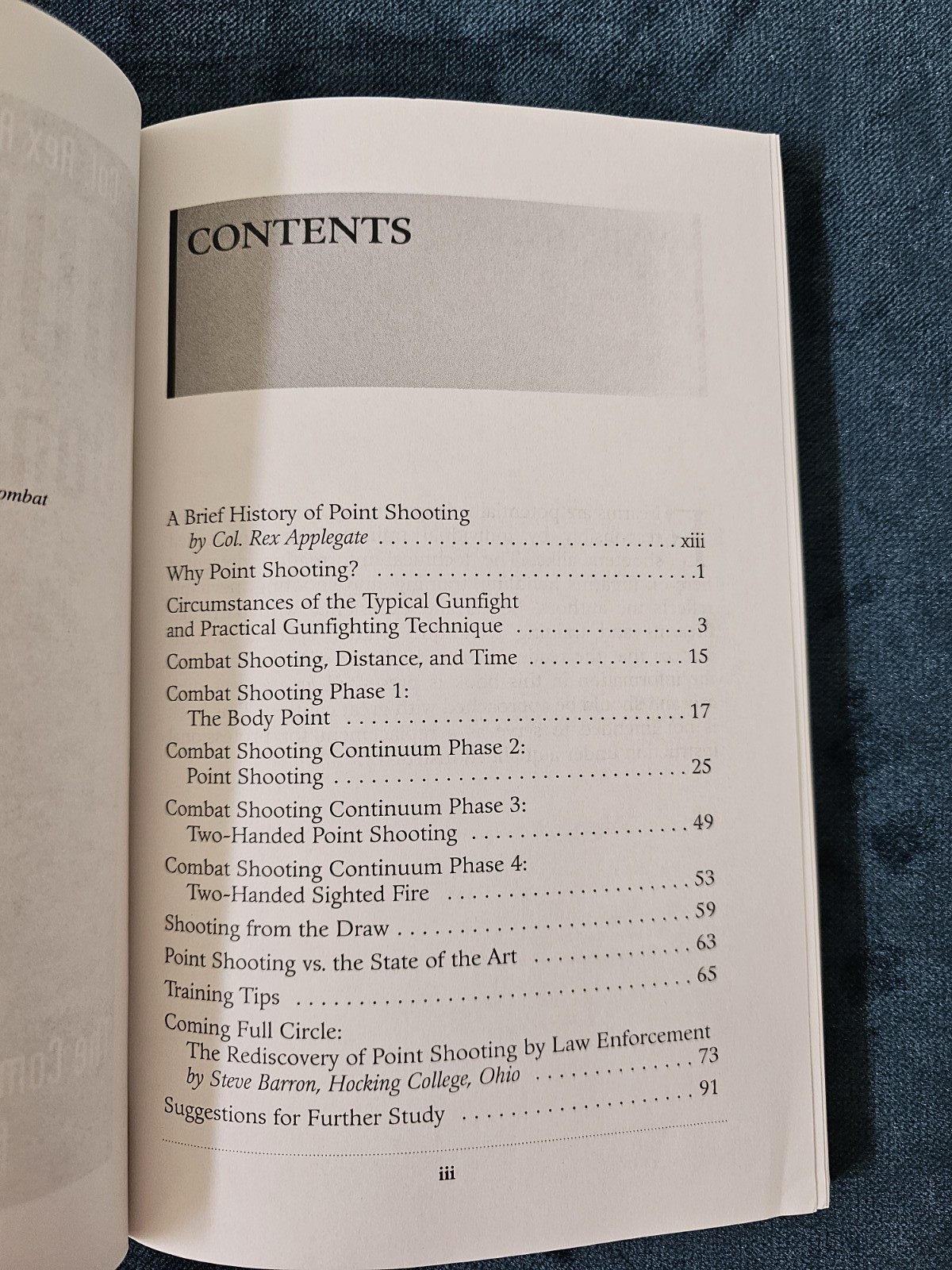 Bullseyes Don&rsquo;t Shoot Back Textbook of Point Shooting Applegate & Janich 1998