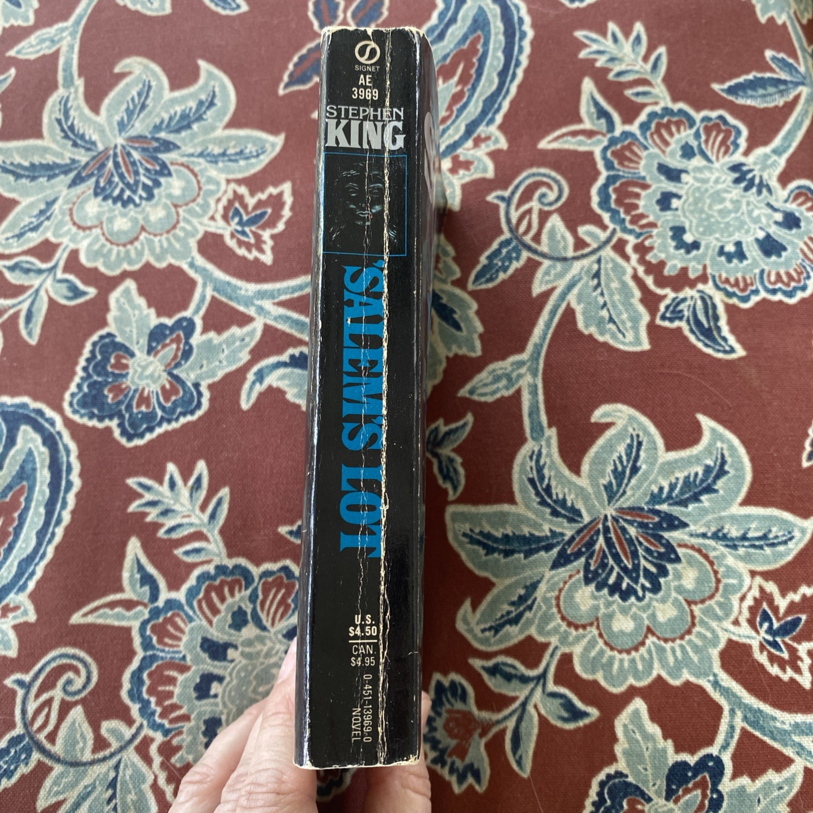Salem&rsquo;s Lot by Stephen King, First Signet printing, 1976 paperback. Good.