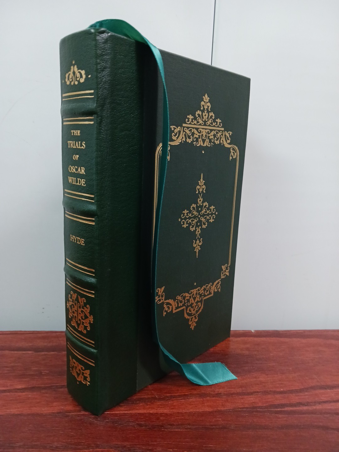The Trials of Oscar Wilde by H. Montgomery Hyde Notable Trials Library 1989 Gold