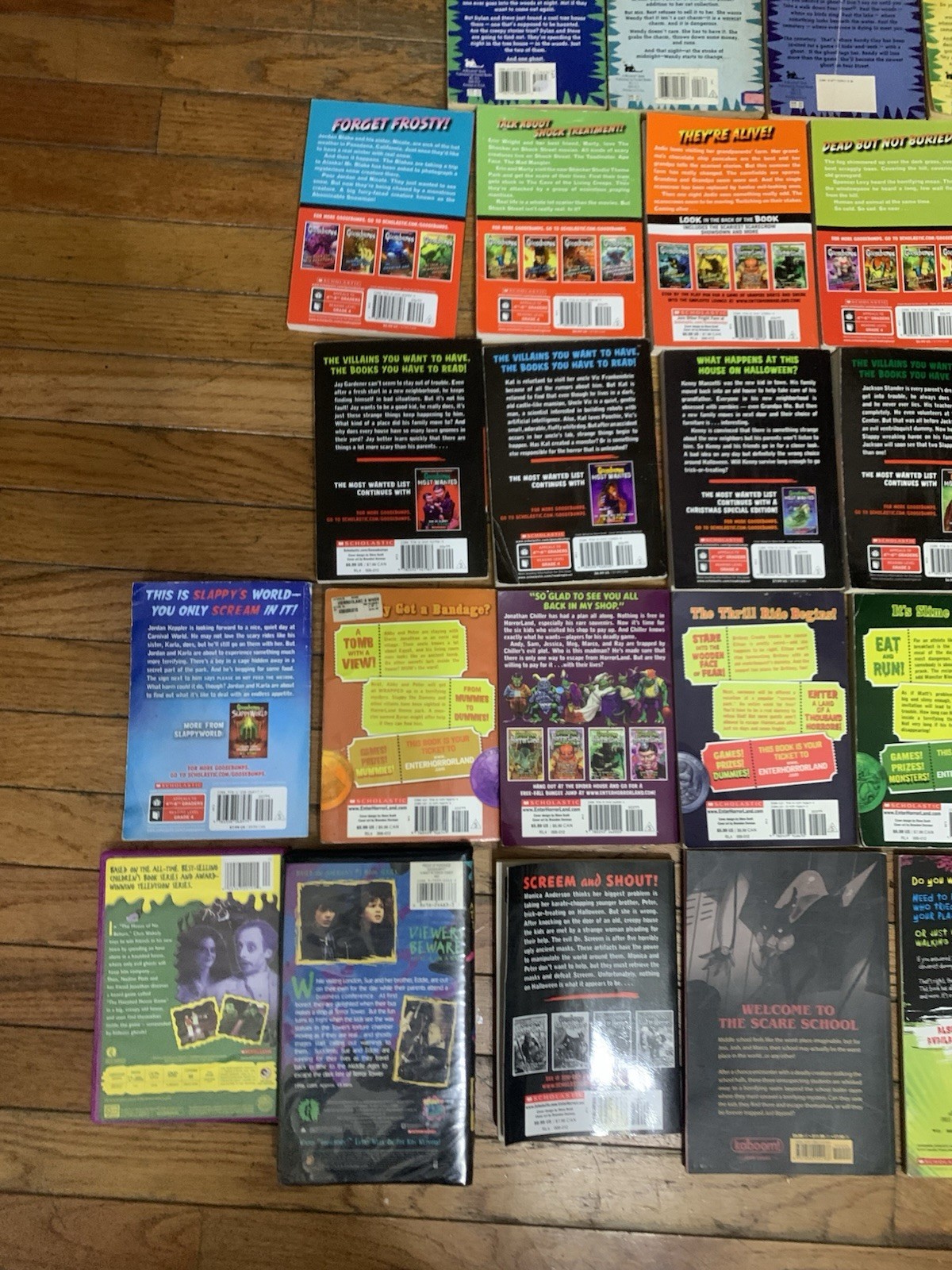 Lot of 68 Goosebumps /R.L Stine Some VTG &rsquo;90 Fear Street Most Wanted Horror VHS