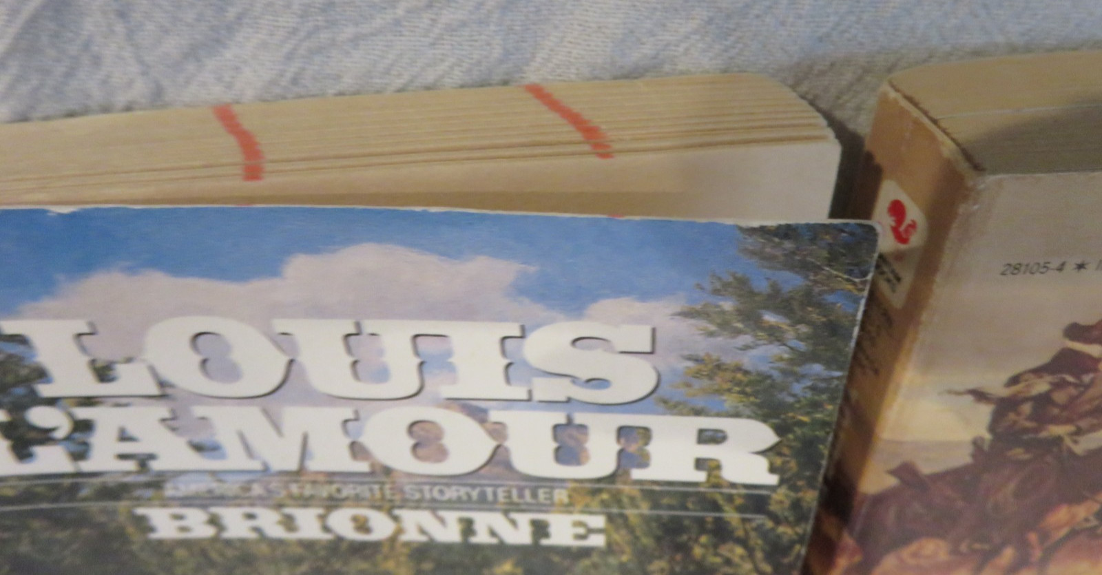 Lot of 16 Louis L&rsquo;Amour Western Paperback Books Sackett & More