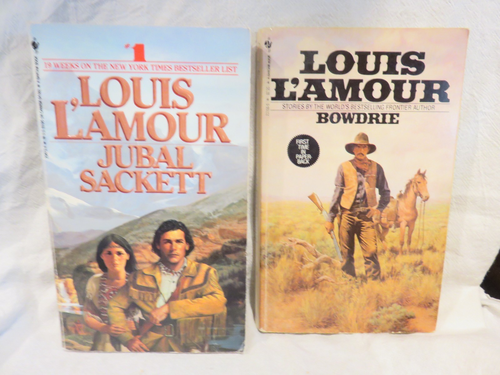 Lot of 16 Louis L&rsquo;Amour Western Paperback Books Sackett & More