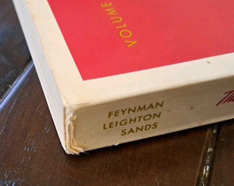 VINTAGE – THE FEYNMAN LECTURES ON PHYSICS -Vol 1 & 2, 1977, Paperback ACCEPTABLE