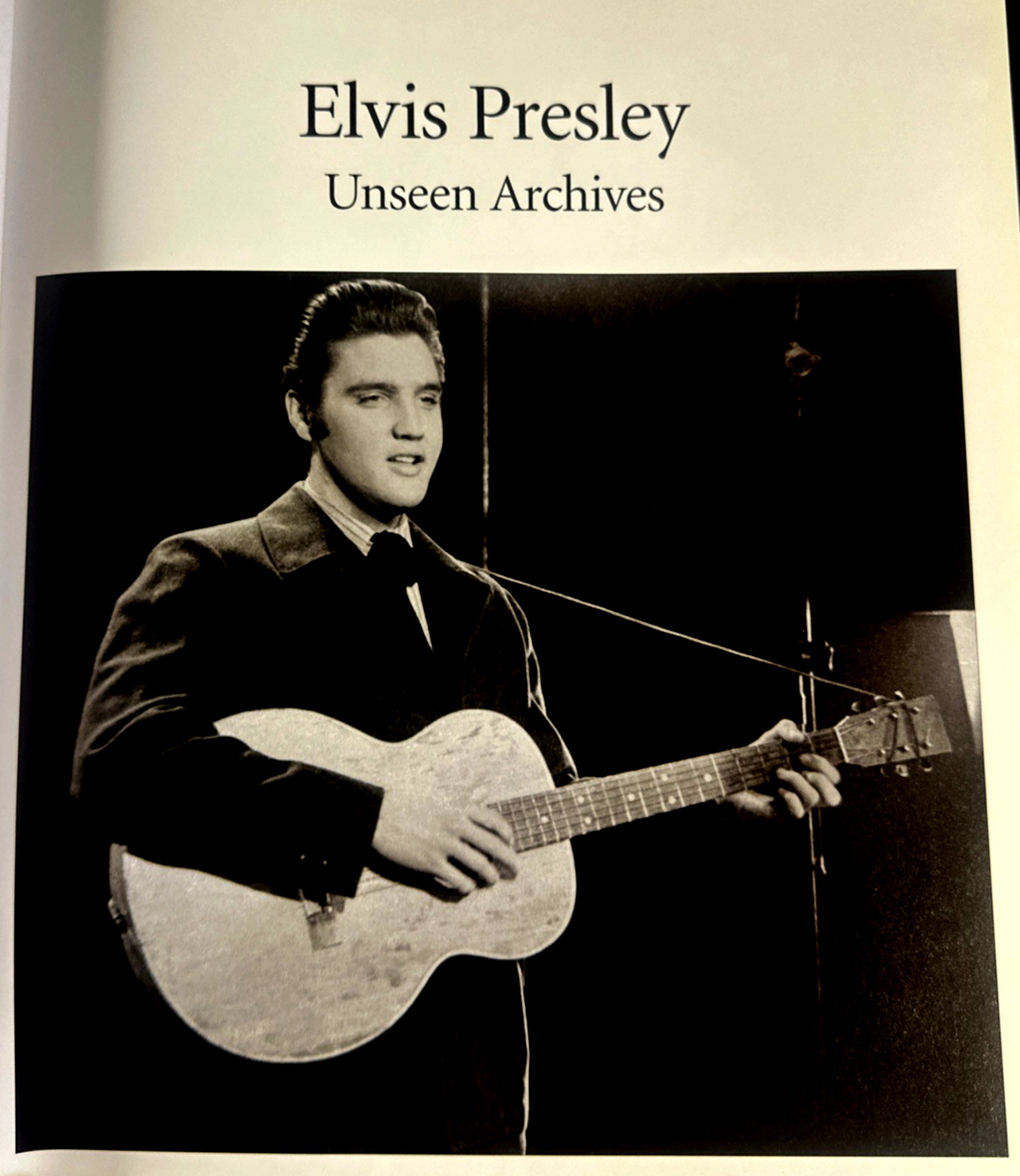 « Elvis Presley Unseen Archives » by Marie Clayton – 383 Pages of Photos & History
