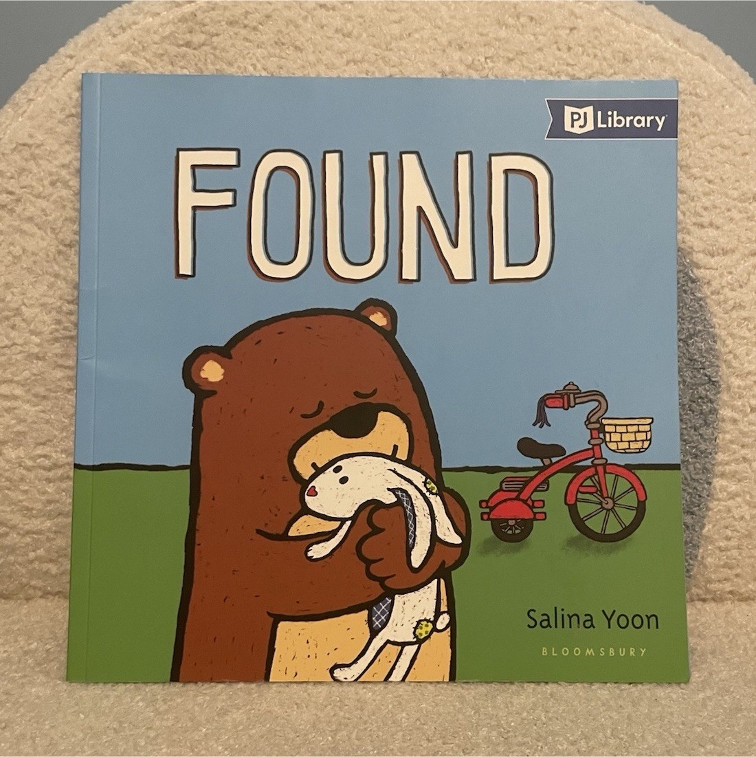 Found by Salina Yoon Bloomsbury PJ Library Picture kids Book Bears Friendship