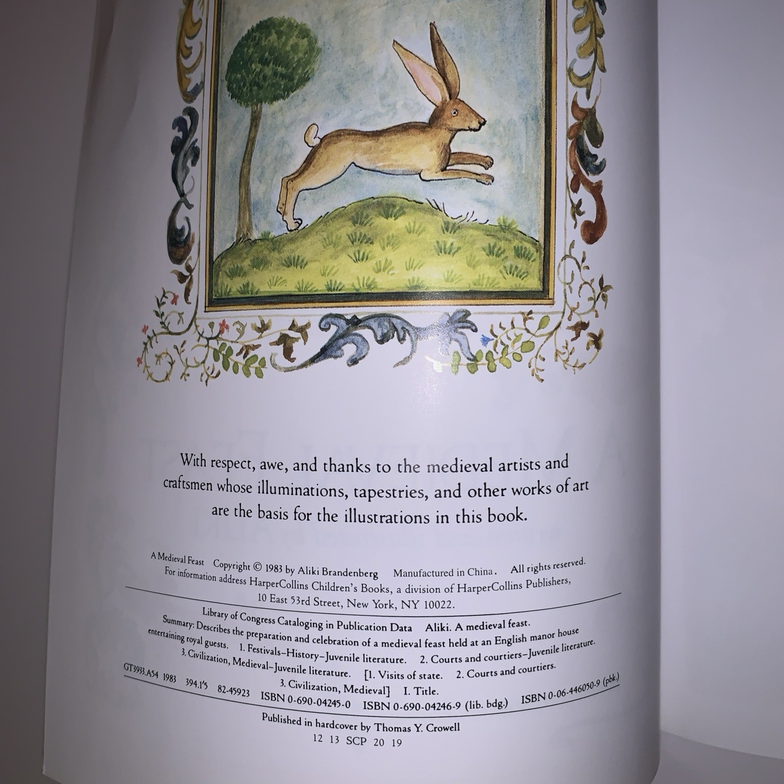 A Medieval Feast Paperback Reading rainbow Written And Illustrated By ALIKI