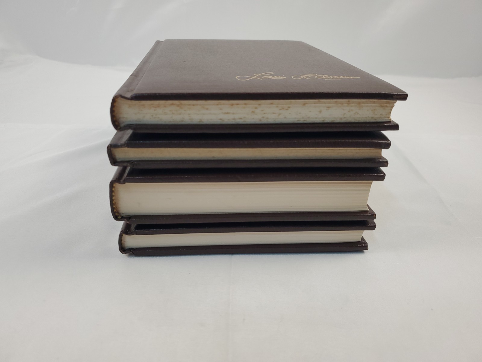 The Louis L&rsquo;amour Collection Leatherette Bantam Book Lot of 4