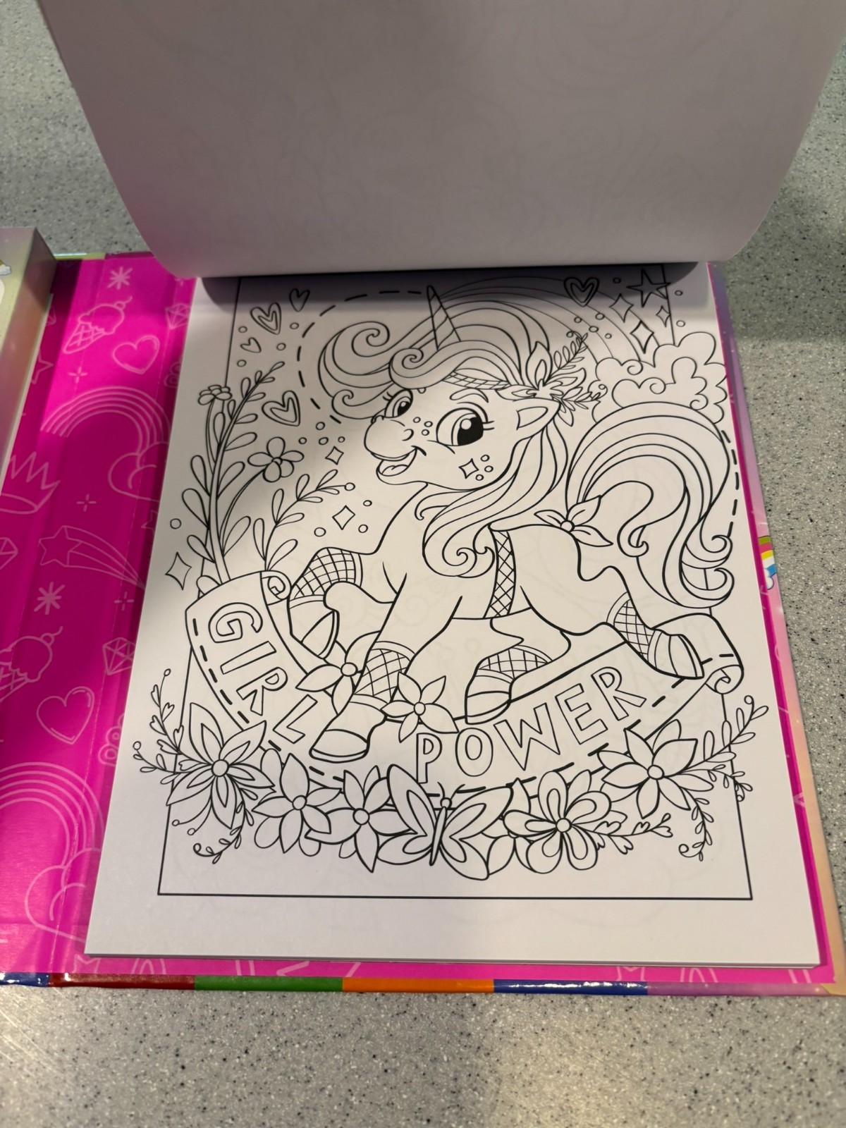 Kaleidoscope Cute Unicorn World Coloring Kit – Pastel Markers & 30 Coloring Pgs.