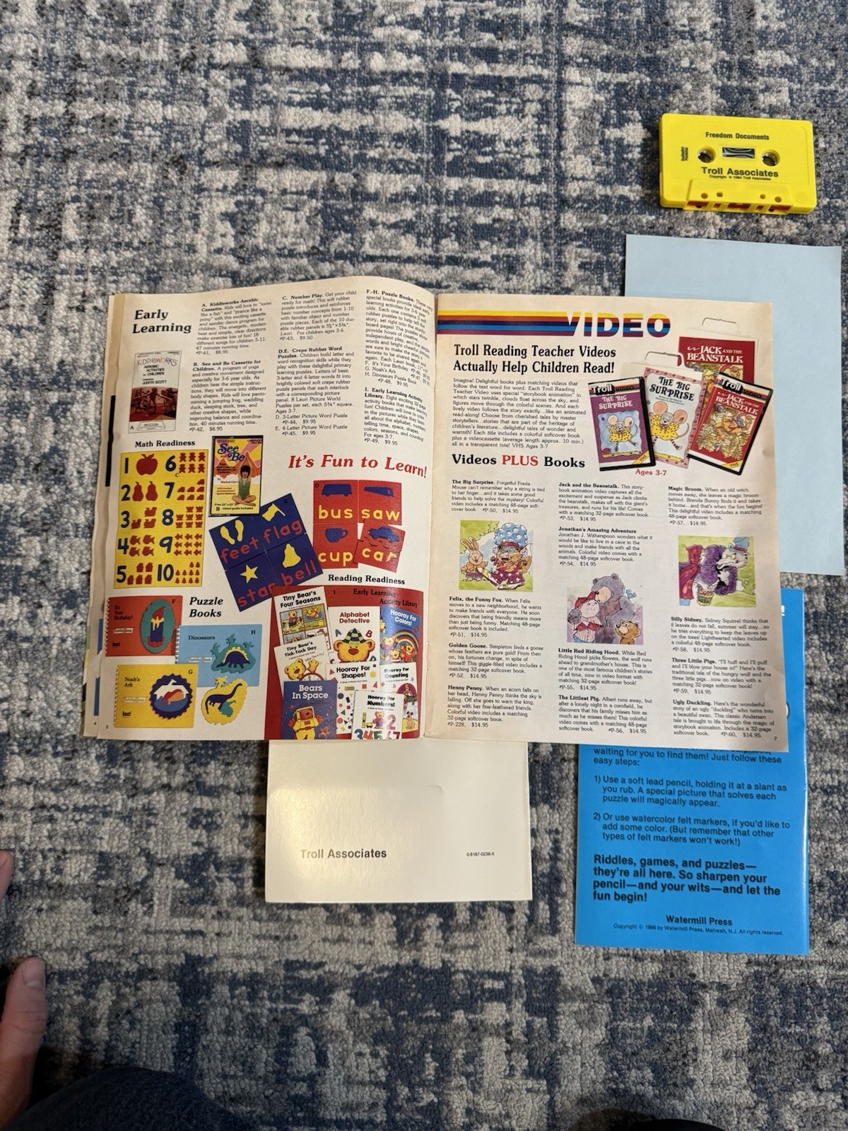 Vintage Scholastic 1980&rsquo;s TROLL BOOK CLUB Teacher FLYER BOOKLET BAG SET w/ Tape
