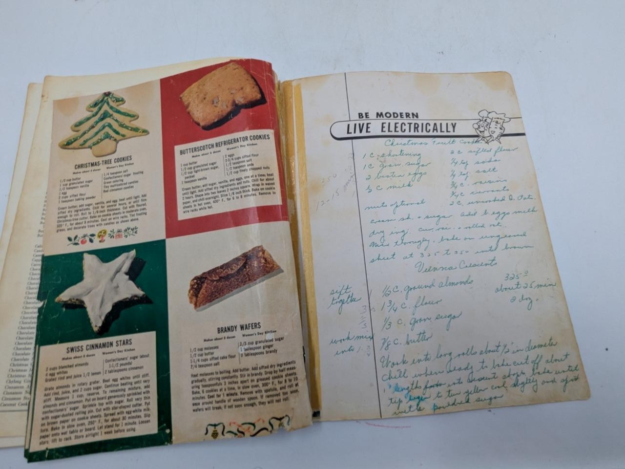1953 WE Energies Cookie Book Wisconsin Electric Christmas Cooky Recipe Book