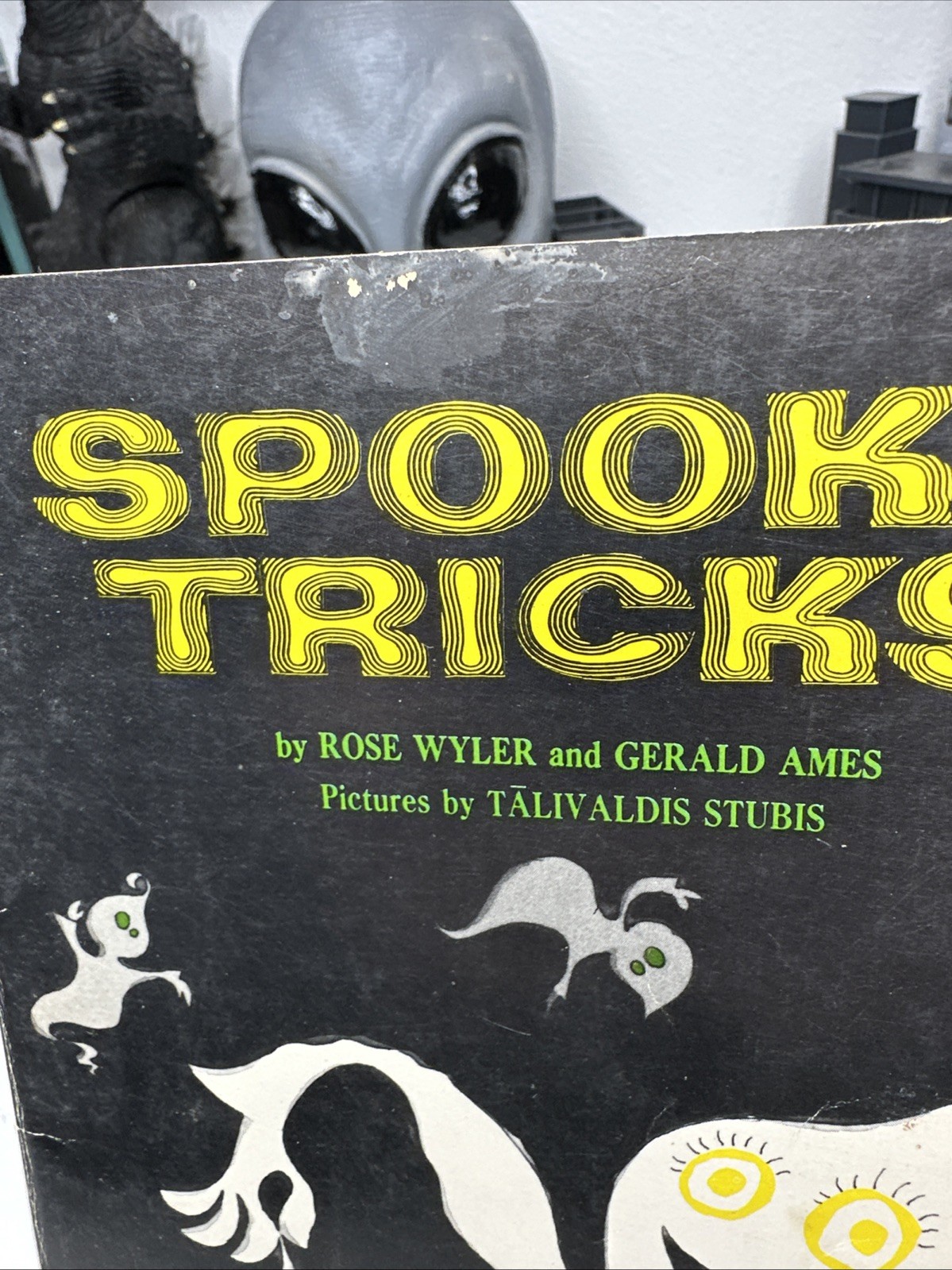 Vintage Spooky Tricks Rose Wyler Gerald Ames 1968 Scholastic Magic Book Haunted