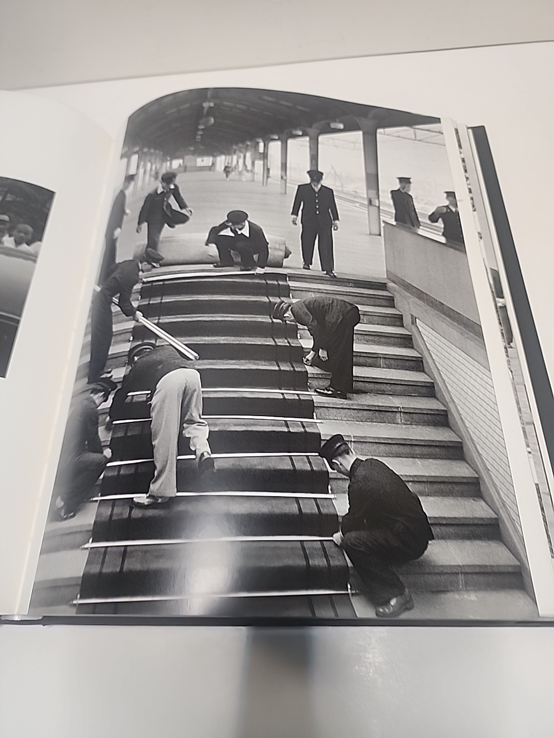 Werner Bischof, 1916-1954 by Hugo Loetscher & Guido Magnaguagno 1990 HC / DJ