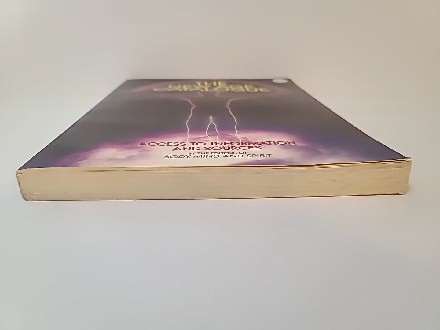 « THE NEW AGE CATALOGUE » (244 PAGES – 1988)