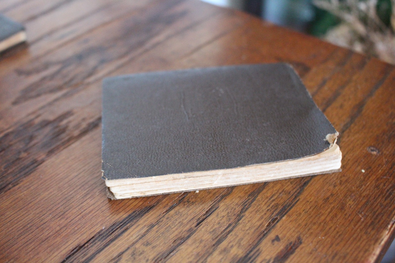 Little Leather Library – A CHRISTMAS CAROL Charles Dickens Antique Book 1920&rsquo;s
