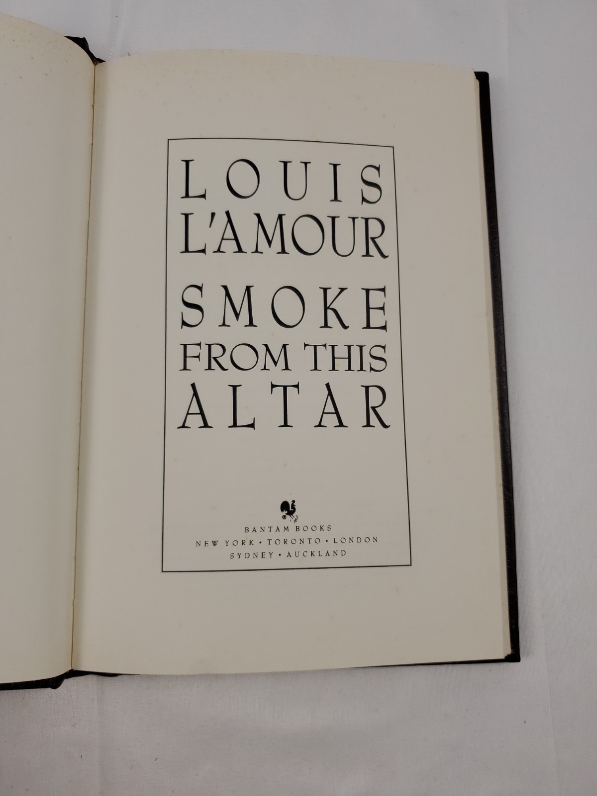The Louis L&rsquo;amour Collection Leatherette Bantam Book Lot of 4