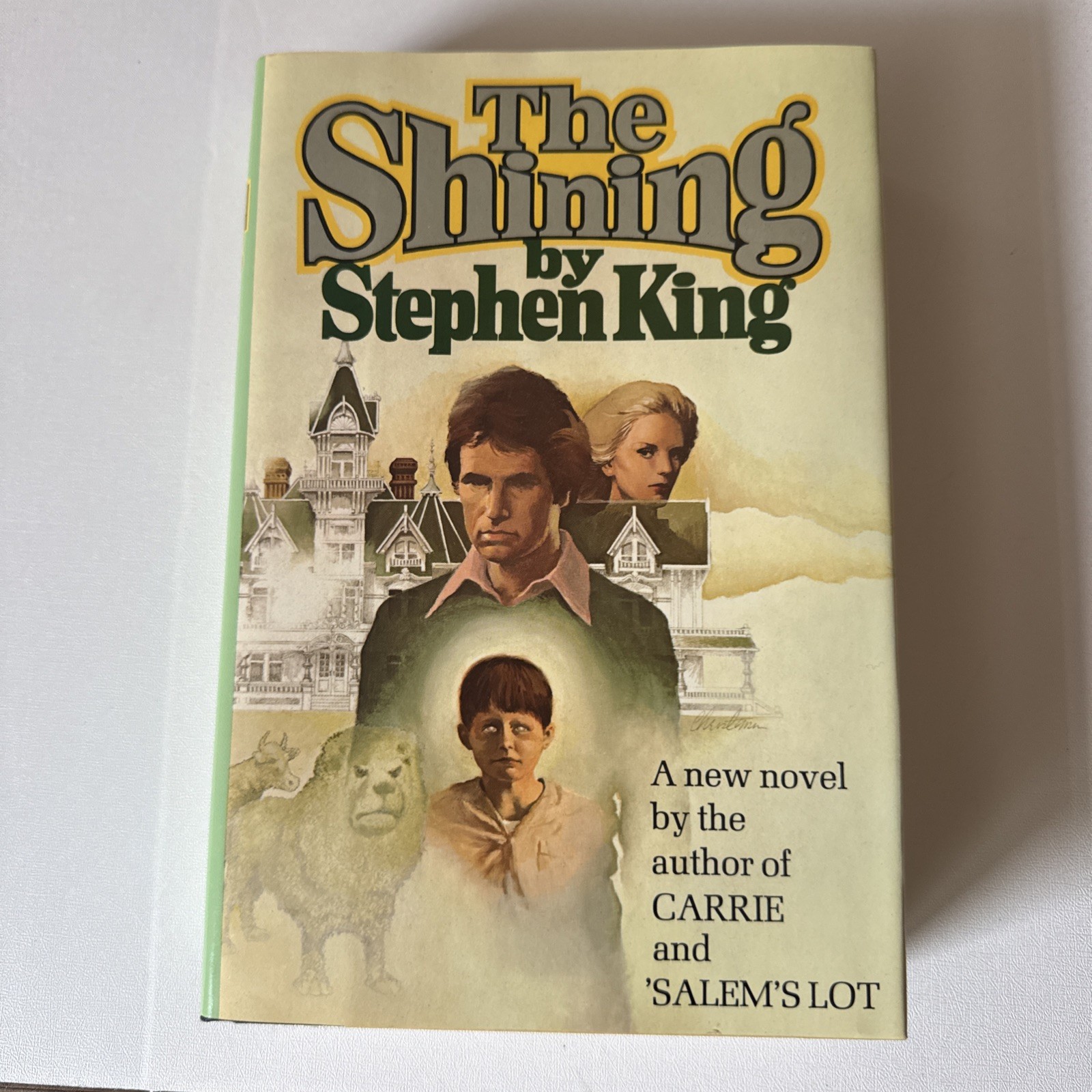 Hardcover – « The Shining » by Stephen King – Printed 1977 Doubleday 1st Edition