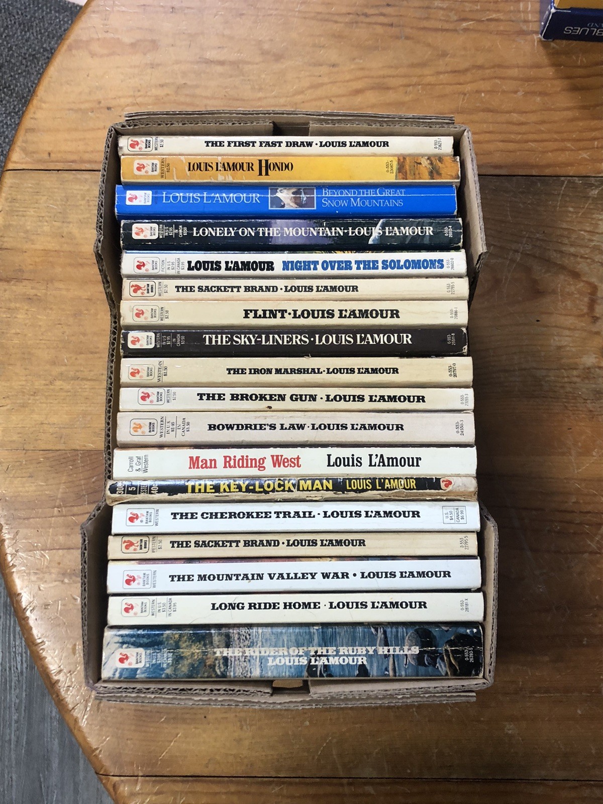 Vintage Louis L&rsquo;Amour Western Lot 18 Paperback Bantam Books