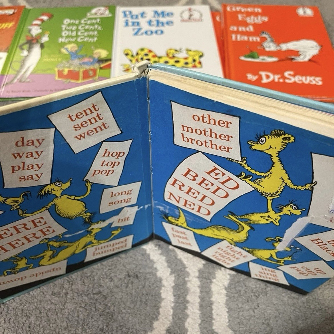 Huge Lot of 38 Dr. Seuss Beginner Books Children&rsquo;s Books