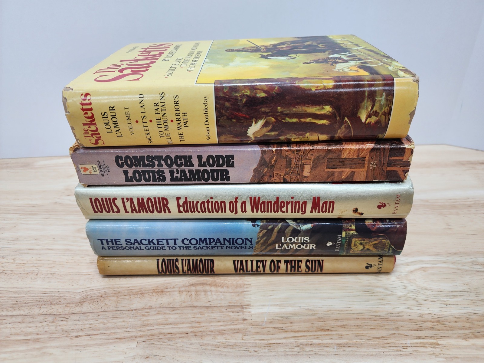 Vtg Lot of 5 Assorted Louis L&rsquo;Amour Western Books Bantam Sackett
