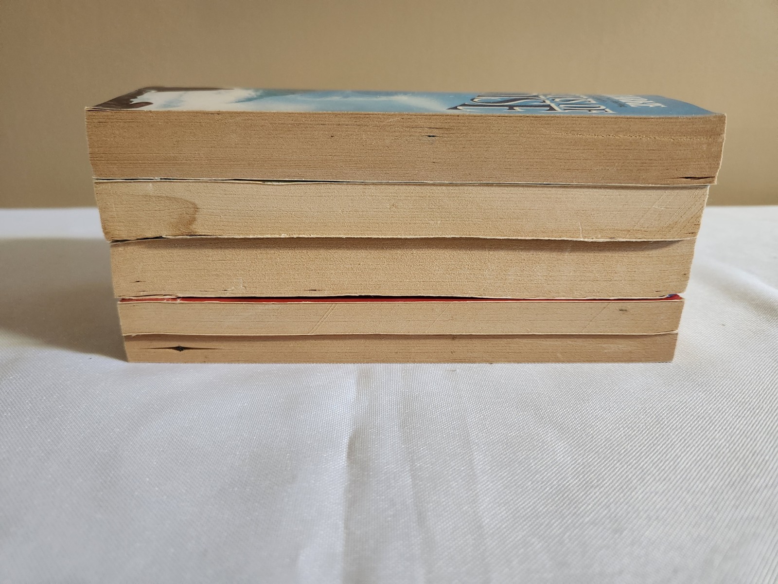 5 VTG Arthur C. Clarke Paperbacks – Earthlight, Childhood&rsquo;s End, White Heart +