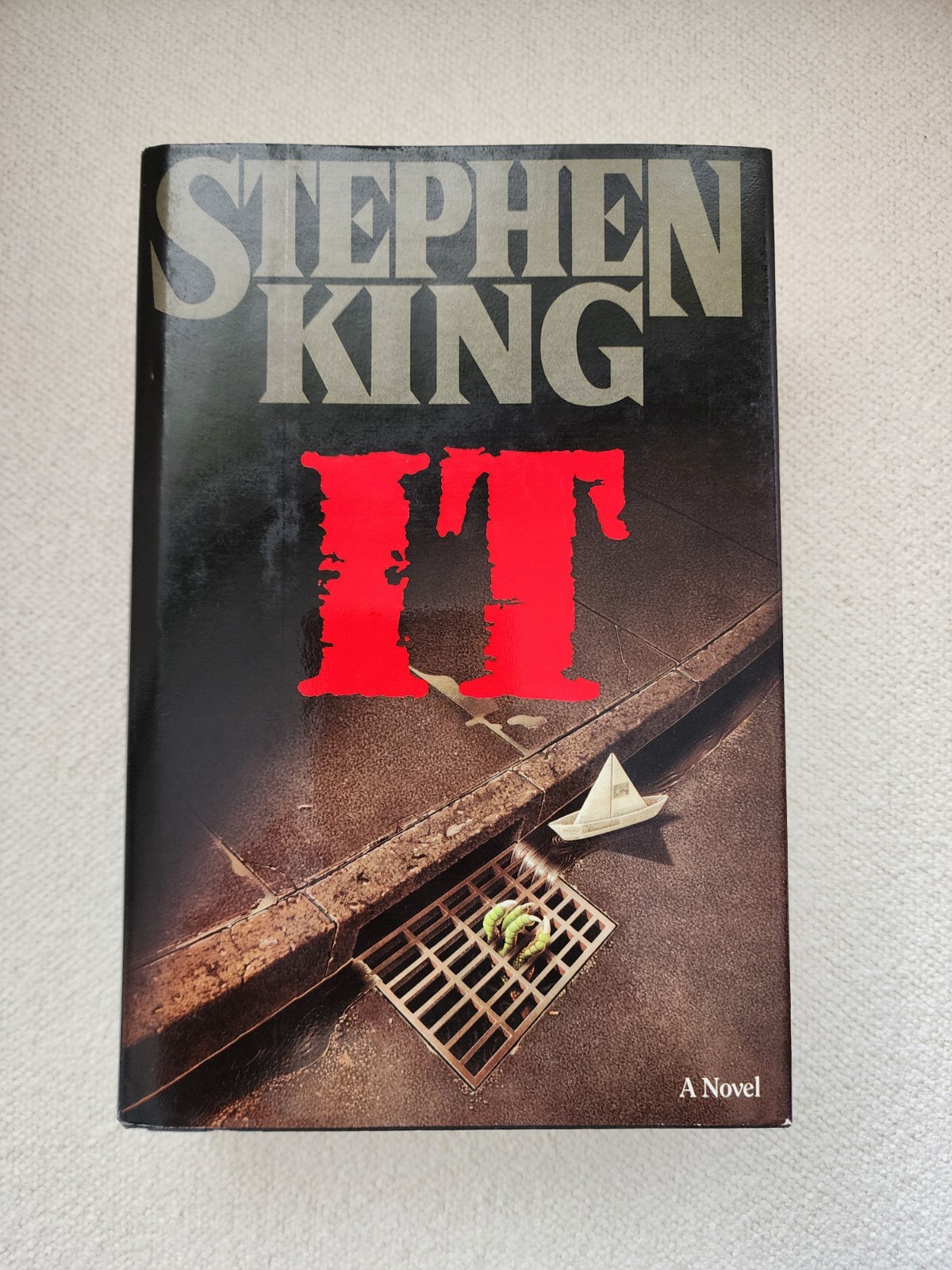 Stephen King- « It » Hardcover Book 1986 Viking Penguin Group *Read Description*