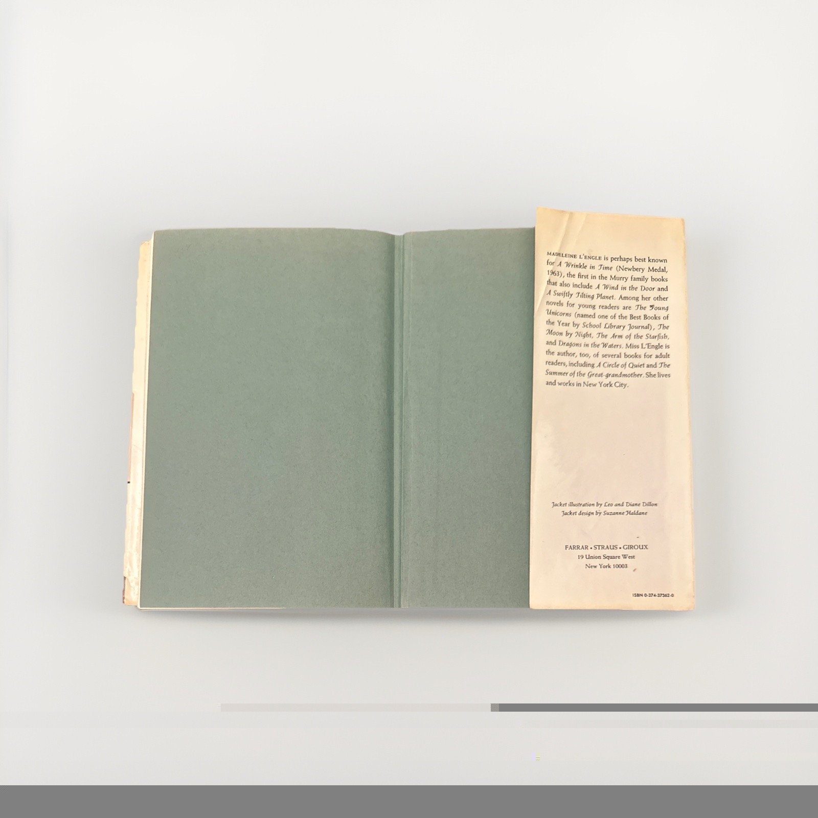 SIGNED, A Swiftly Tilting Planet. Madeleine L&rsquo;Engle HBDJ FIRST PRINT 1978