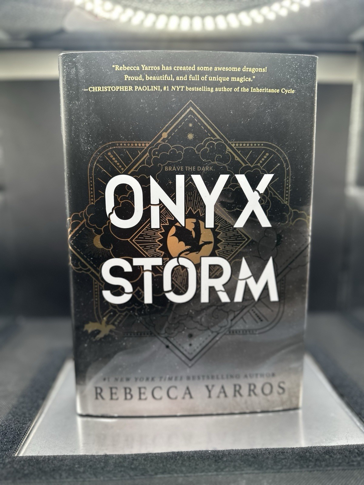 Special edition ✨SPRAYED EDGES✨ Onyx Storm Exclusive Hardcover By Rebecca Yarros