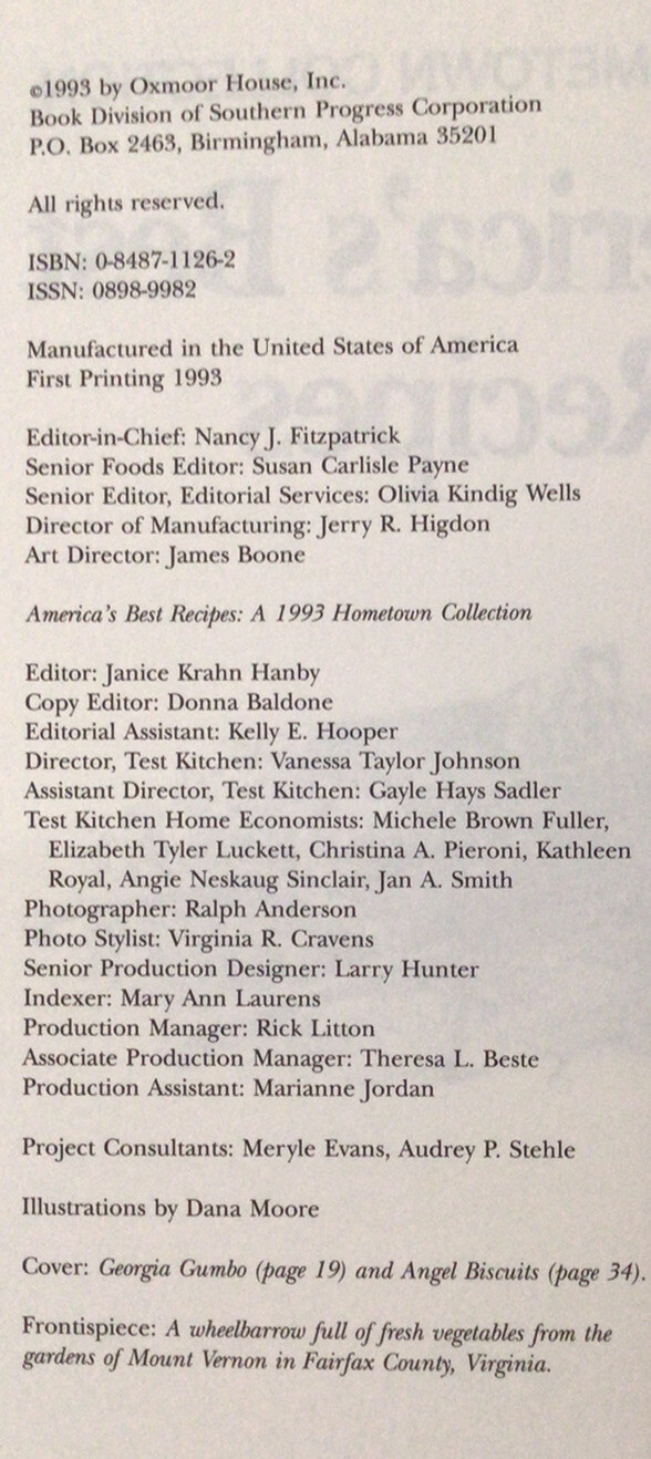 1993 HOMETOWN COLLECTION America&rsquo;s Best Recipes Cookbook 336 Pages