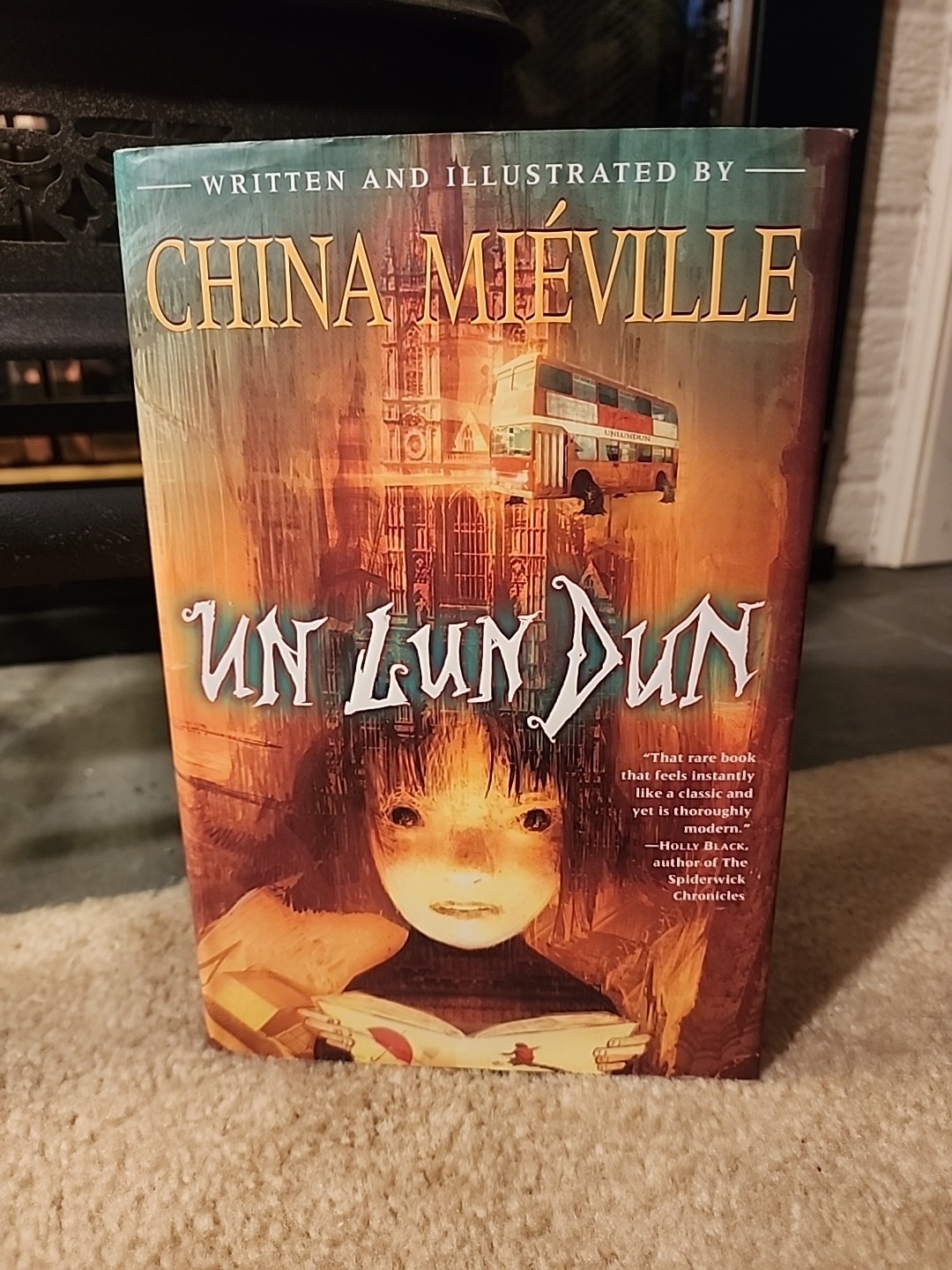 China Miéville SIGNED/Inscribed « Un Lun Dun » (2007) 1st Edition HCDJ