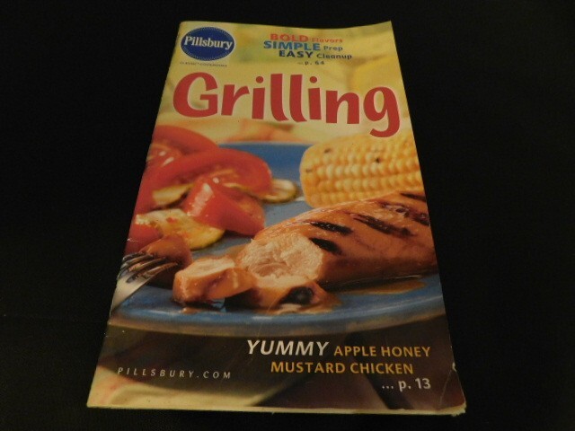 Pillsbury « Grilling » Cookbook July 2003 #269 – 94 pages – Great Recipes!
