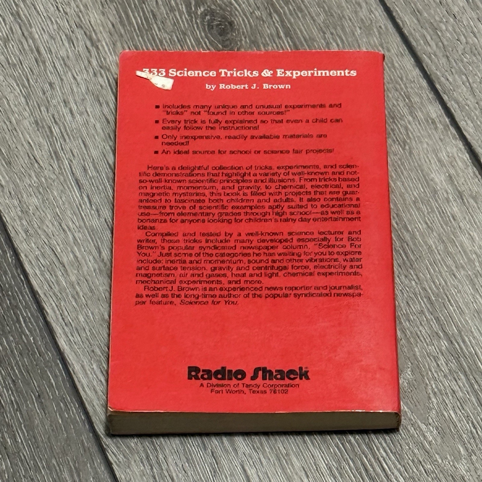 333 Science Tricks and Experiments by Robert J. Brown Radio Shack 62-1081 Book