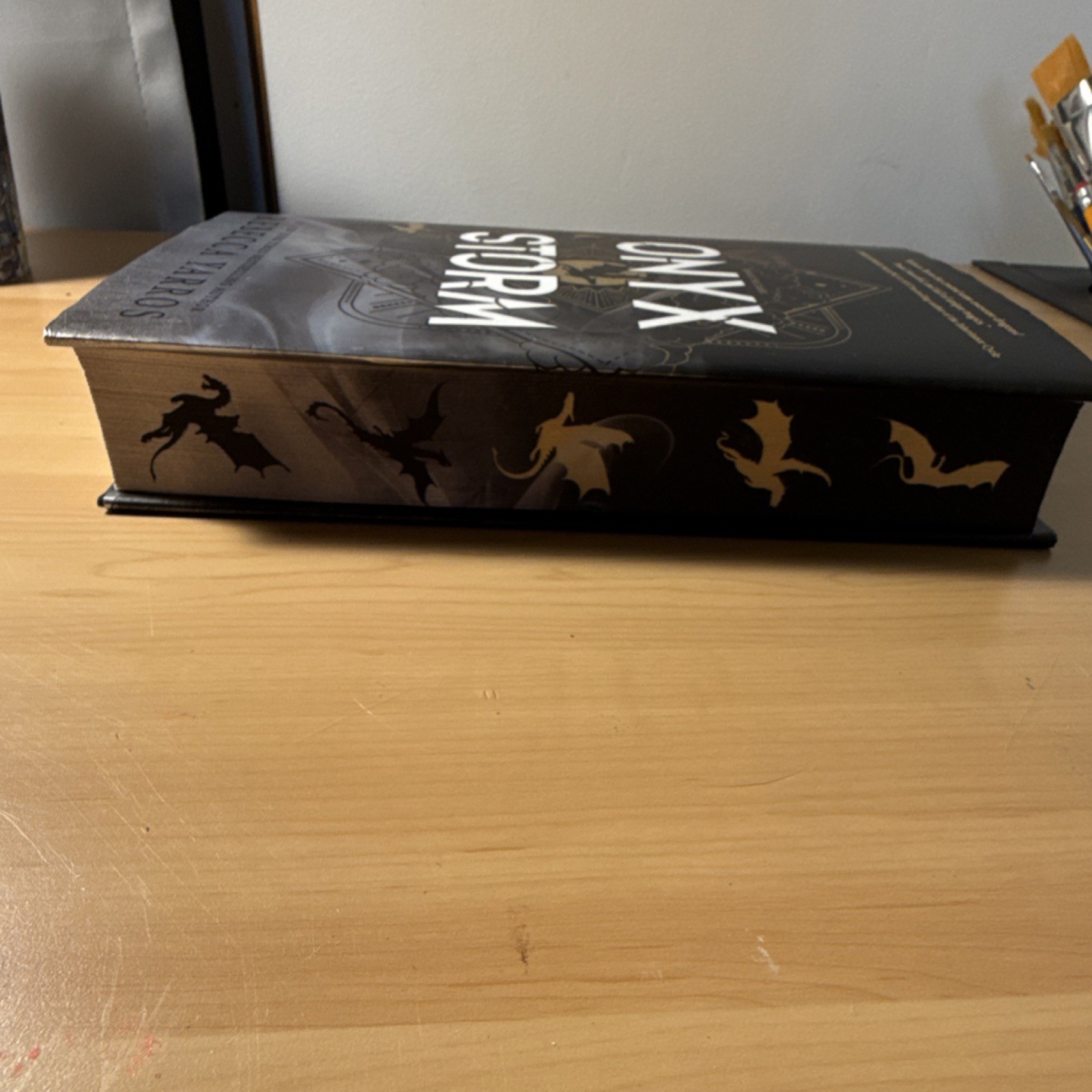 Onyx Storm (Standard Edition) by Rebecca Yarros, Hardcover 2025, Empyrean Ser.