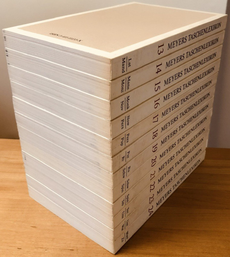 Meyer&rsquo;s Comprehensive Pocket Encyclopedia, 24 pb 3rd ed. Taschenbuch Verlag 1990
